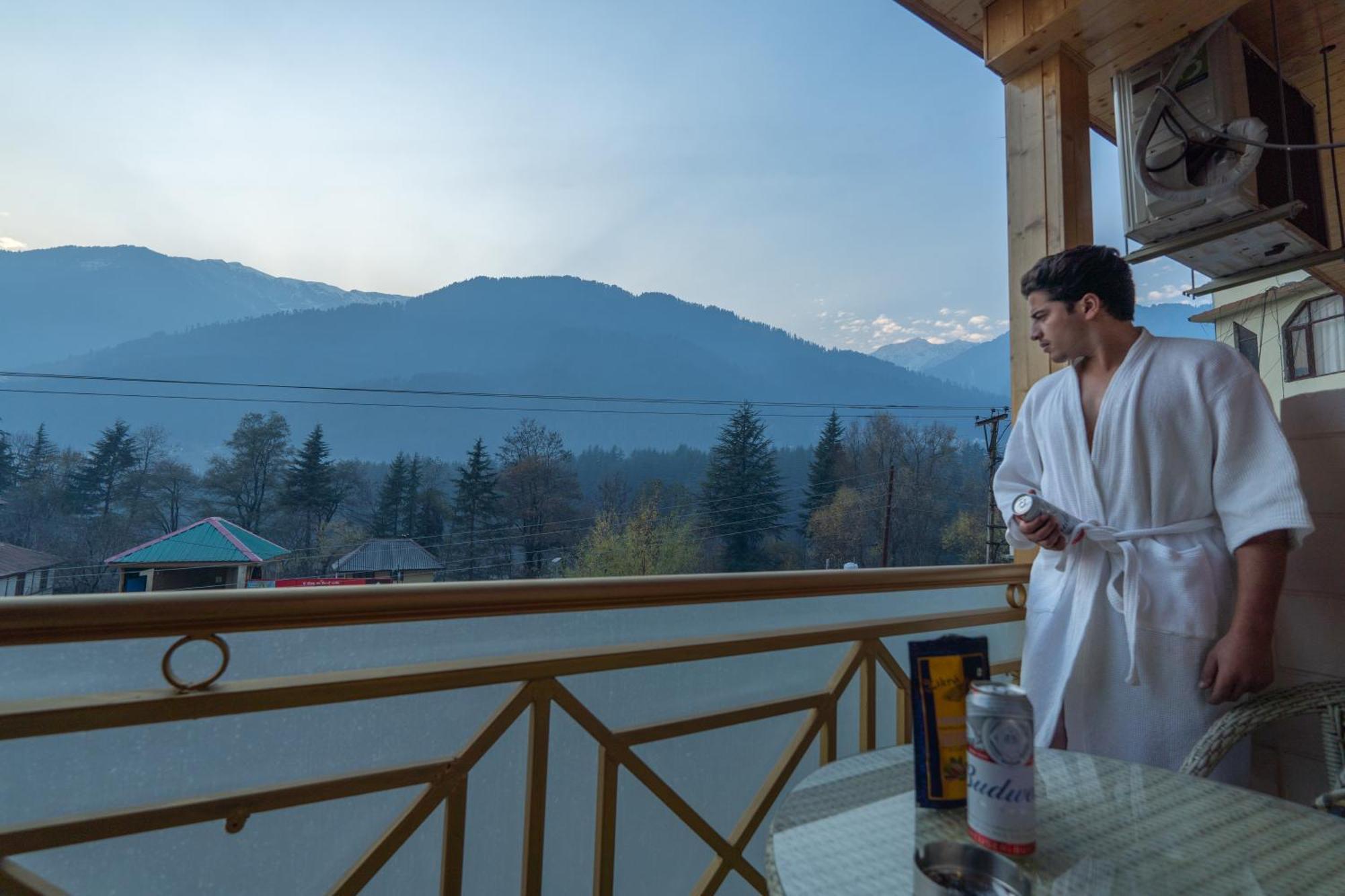Hill River Resort By West Western Manali  Bagian luar foto