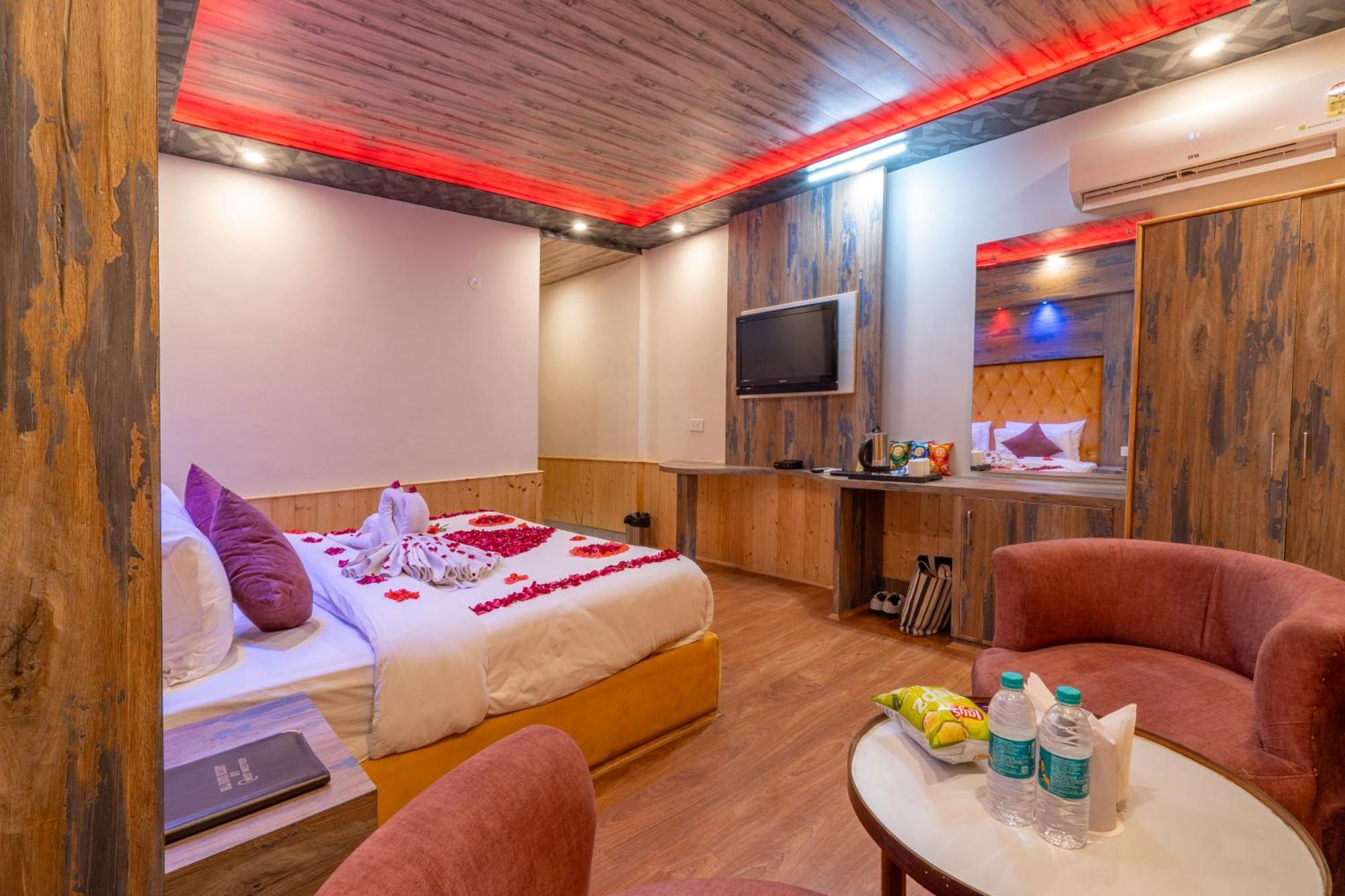 Hill River Resort By West Western Manali  Bagian luar foto