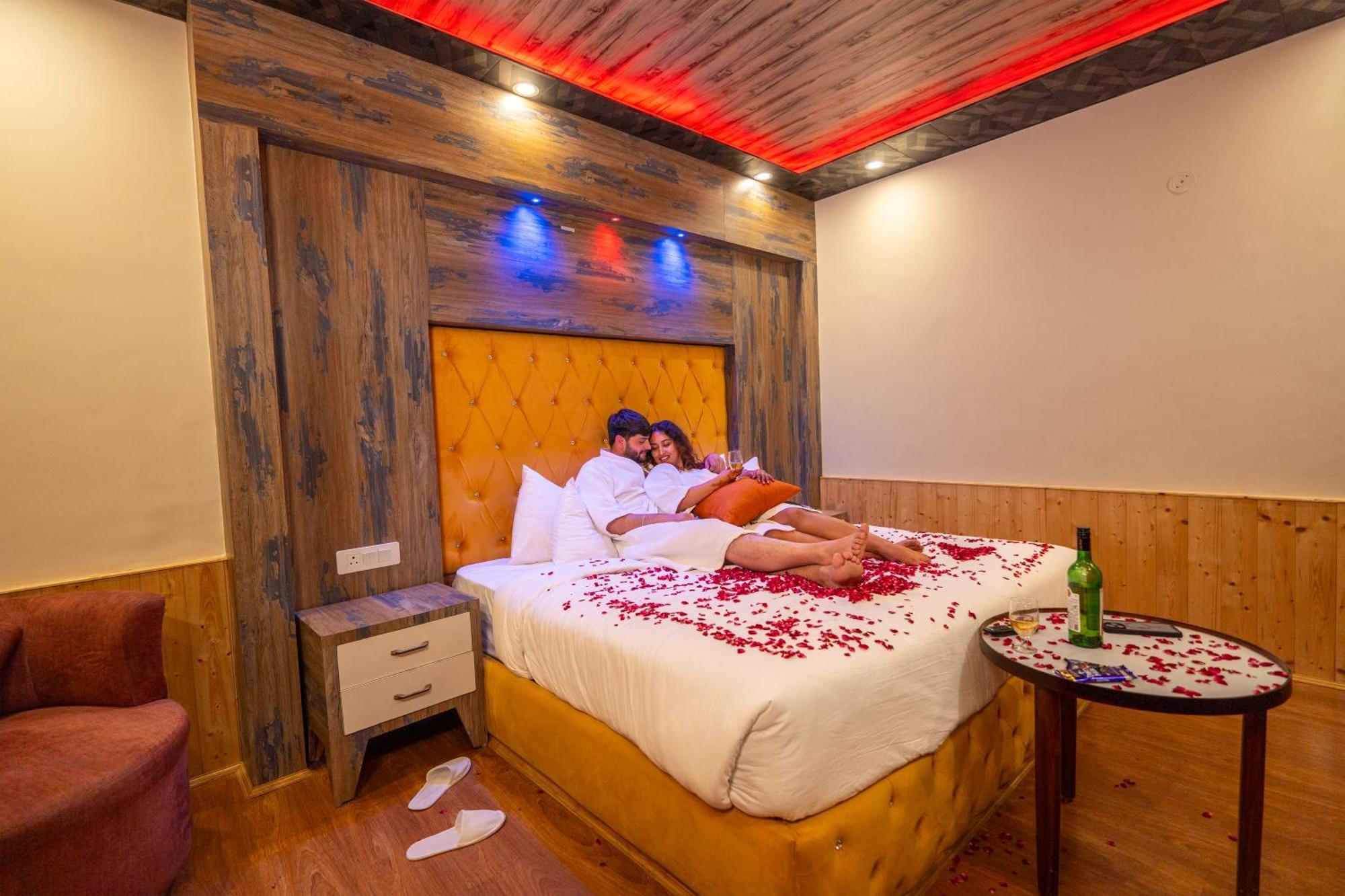 Hill River Resort By West Western Manali  Bagian luar foto